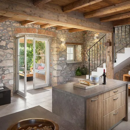 Tatil Evi Flavia Traditionelles Steinhaus Mit Pool Cepljani
