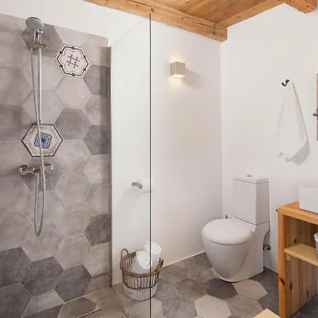 Flavia Traditionelles Steinhaus Mit Pool Tatil Evi