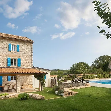 Holiday home Flavia Traditionelles Steinhaus Mit Pool