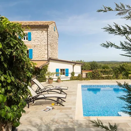 Holiday home Flavia Traditionelles Steinhaus Mit Pool